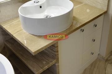 blatlazienkowyzmarmurubreccia