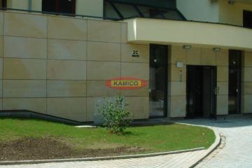 piaskowiecwplytachnaelewacje