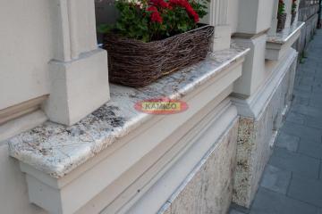 parapetzewnetrznyzjasnegogranitu