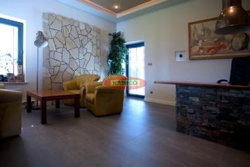 posadzkazespiekowkwarcowychlaminam