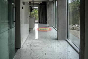 wnetrzazbialegomarmuru